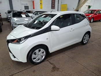 Used Toyota AYGO 2017 for sale - 76563601: Photo