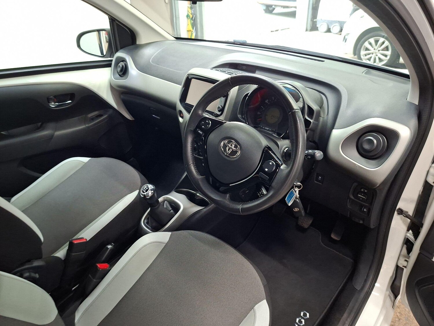 Used Toyota AYGO 2017 for sale - 76563601: Photo 9