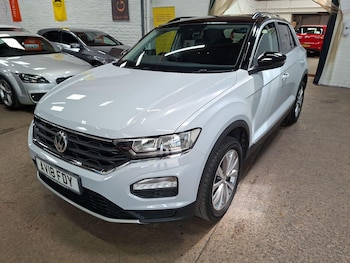 Used Volkswagen T-Roc 2018 for sale - 78179041: Photo
