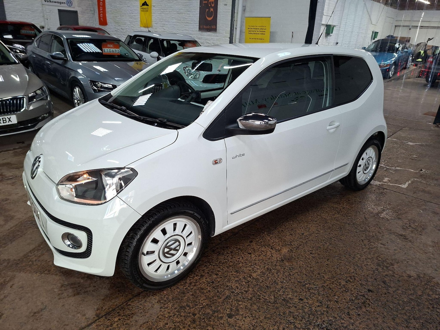 Used Volkswagen up! 2012 for sale - 76901625: Photo 1