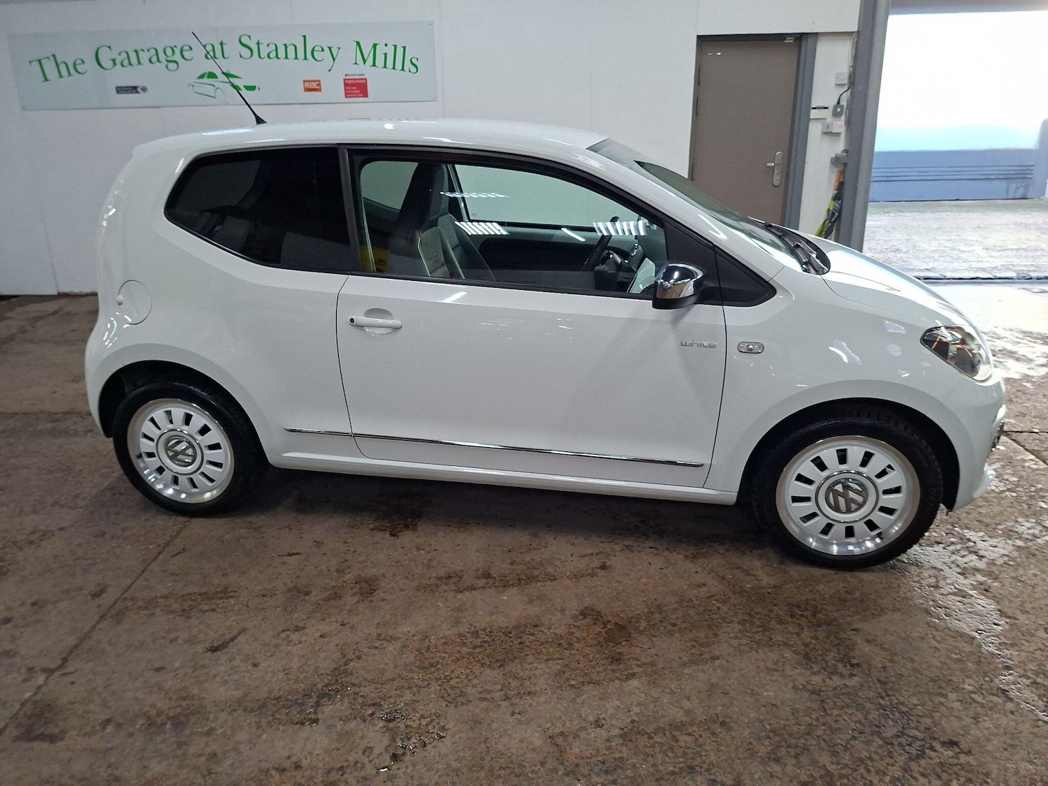Used Volkswagen up! 2012 for sale - 76901625: Photo 4