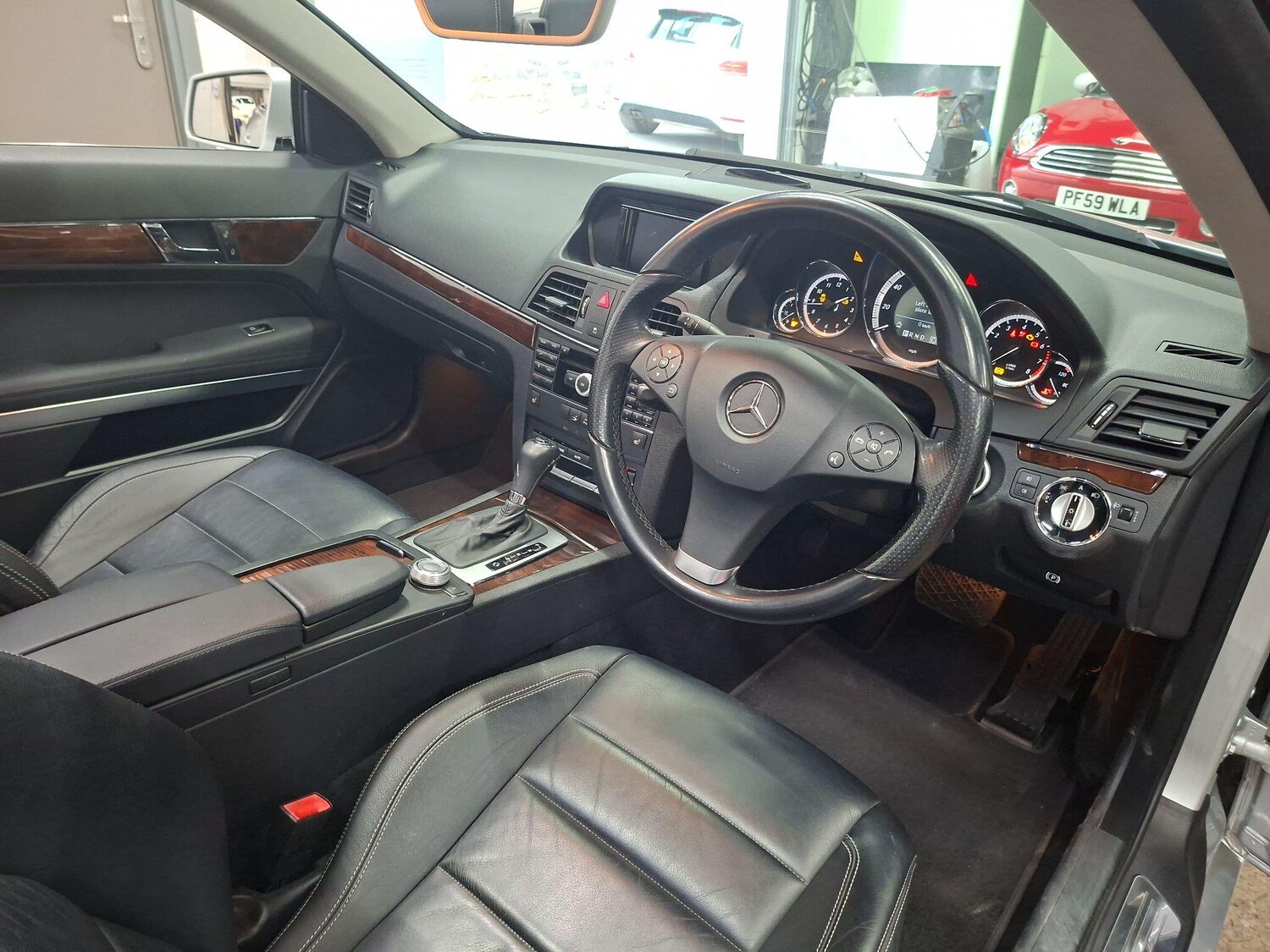 Used Mercedes-Benz E Class 2010 for sale - 76563585: Photo 14