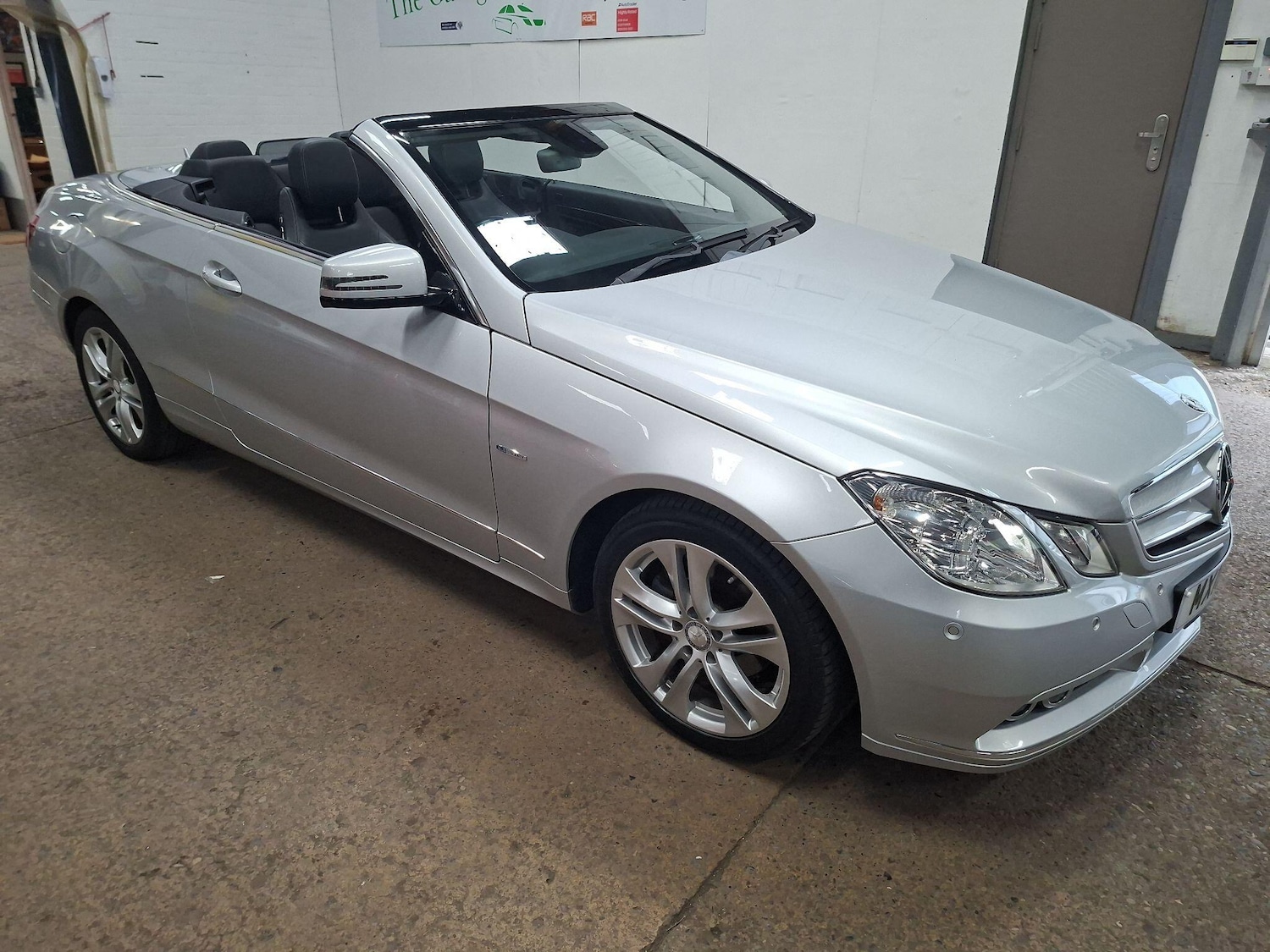 Used Mercedes-Benz E Class 2010 for sale - 76563585: Photo 3