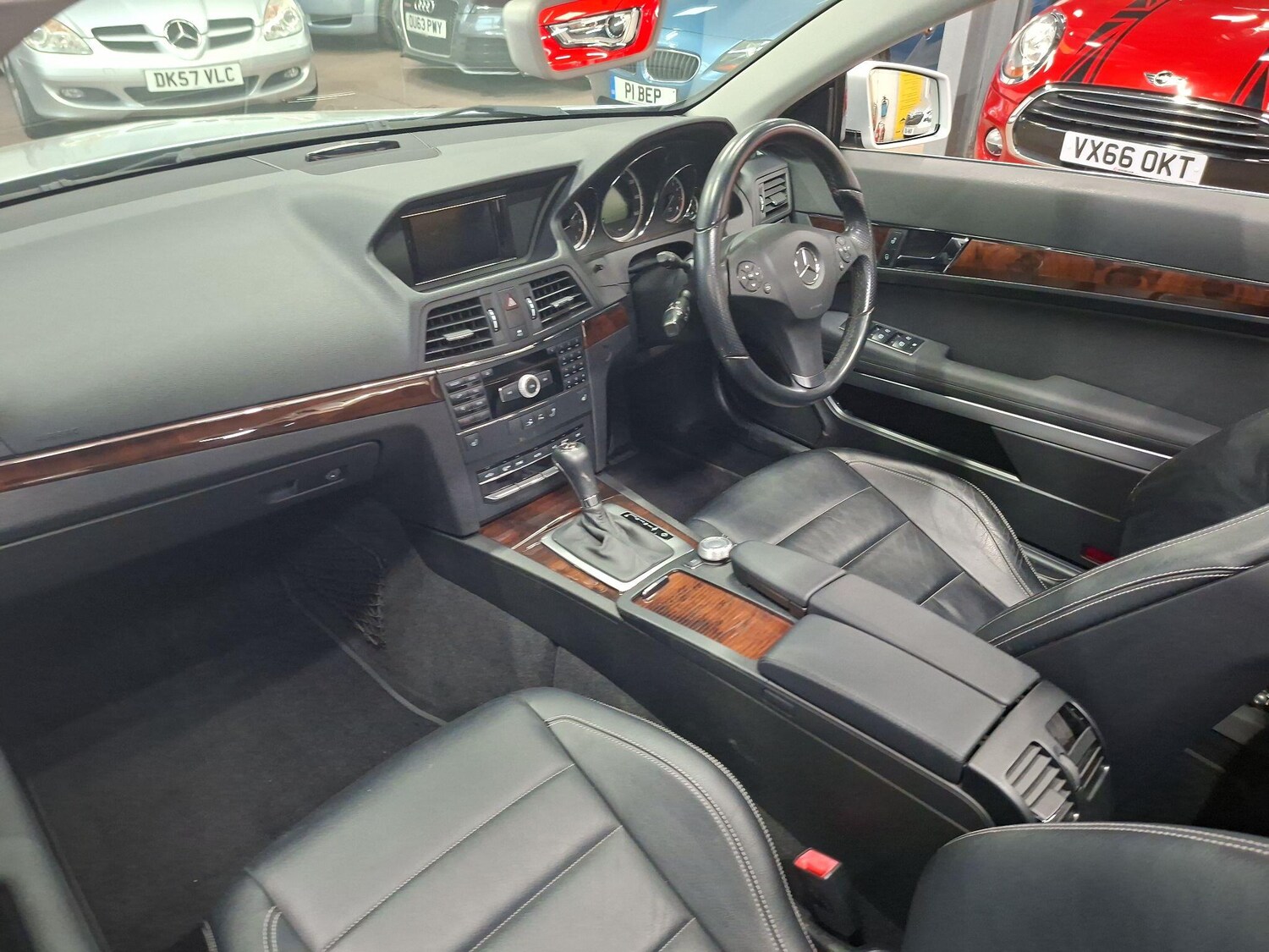 Used Mercedes-Benz E Class 2010 for sale - 76563585: Photo 8