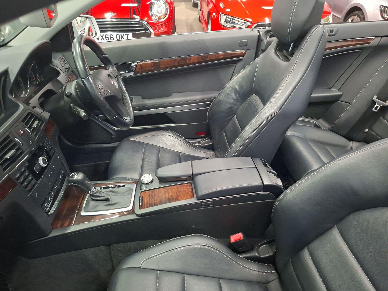 Used Mercedes-Benz E Class 2010 for sale - 76563585: Photo 9