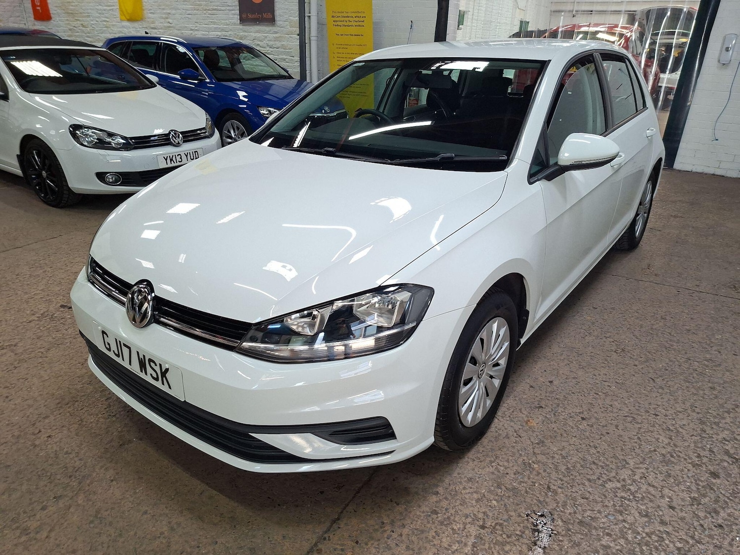 Used Volkswagen Golf 2017 for sale - 78175842: Photo 2