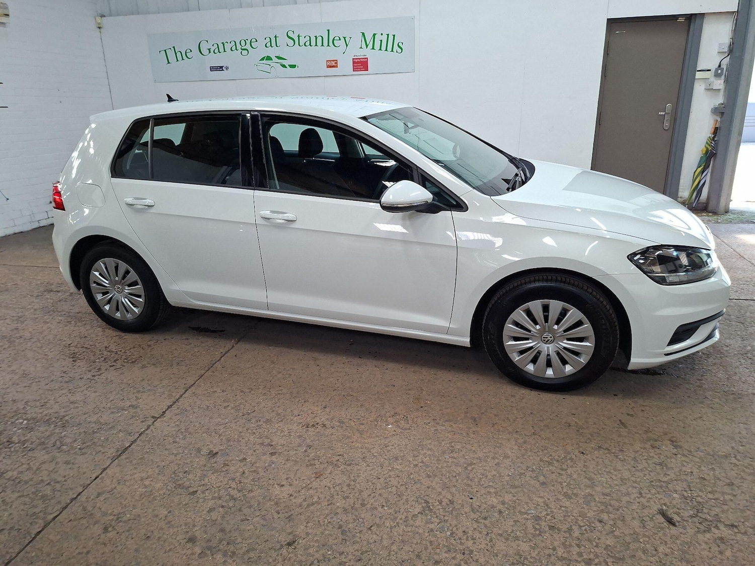 Used Volkswagen Golf 2017 for sale - 78175842: Photo 4