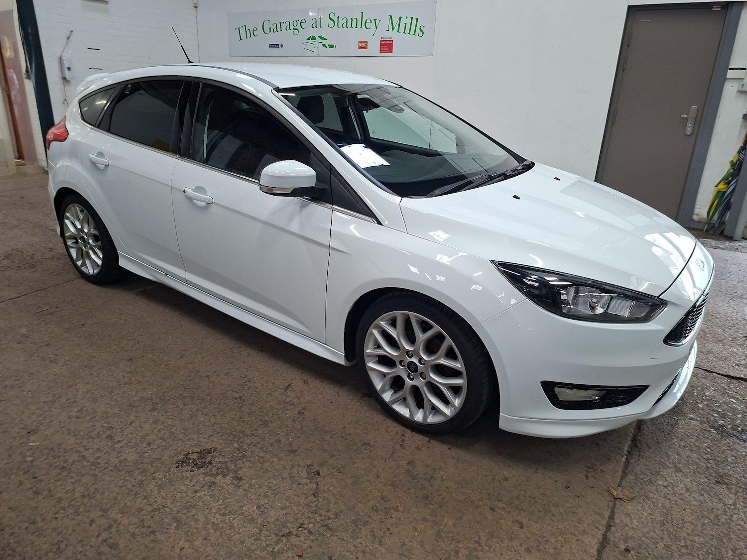 Used Ford Focus 2015 for sale - 76635906: Photo 9