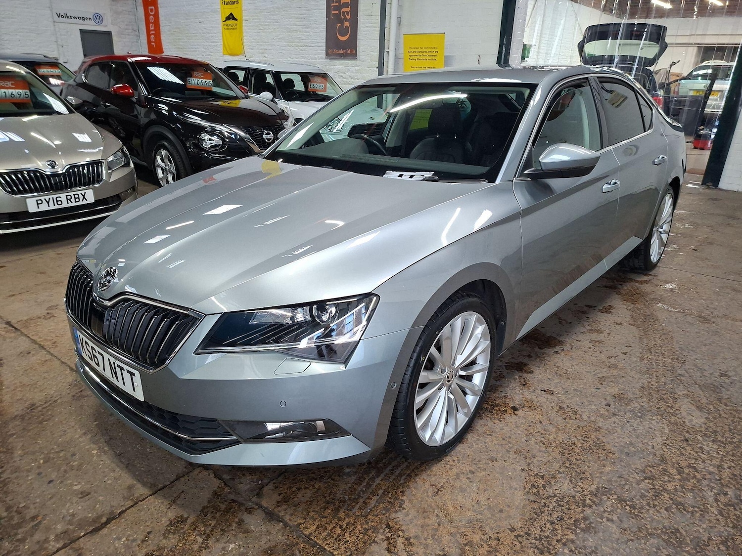 Used Skoda Superb 2017 for sale - 76795026: Photo 2