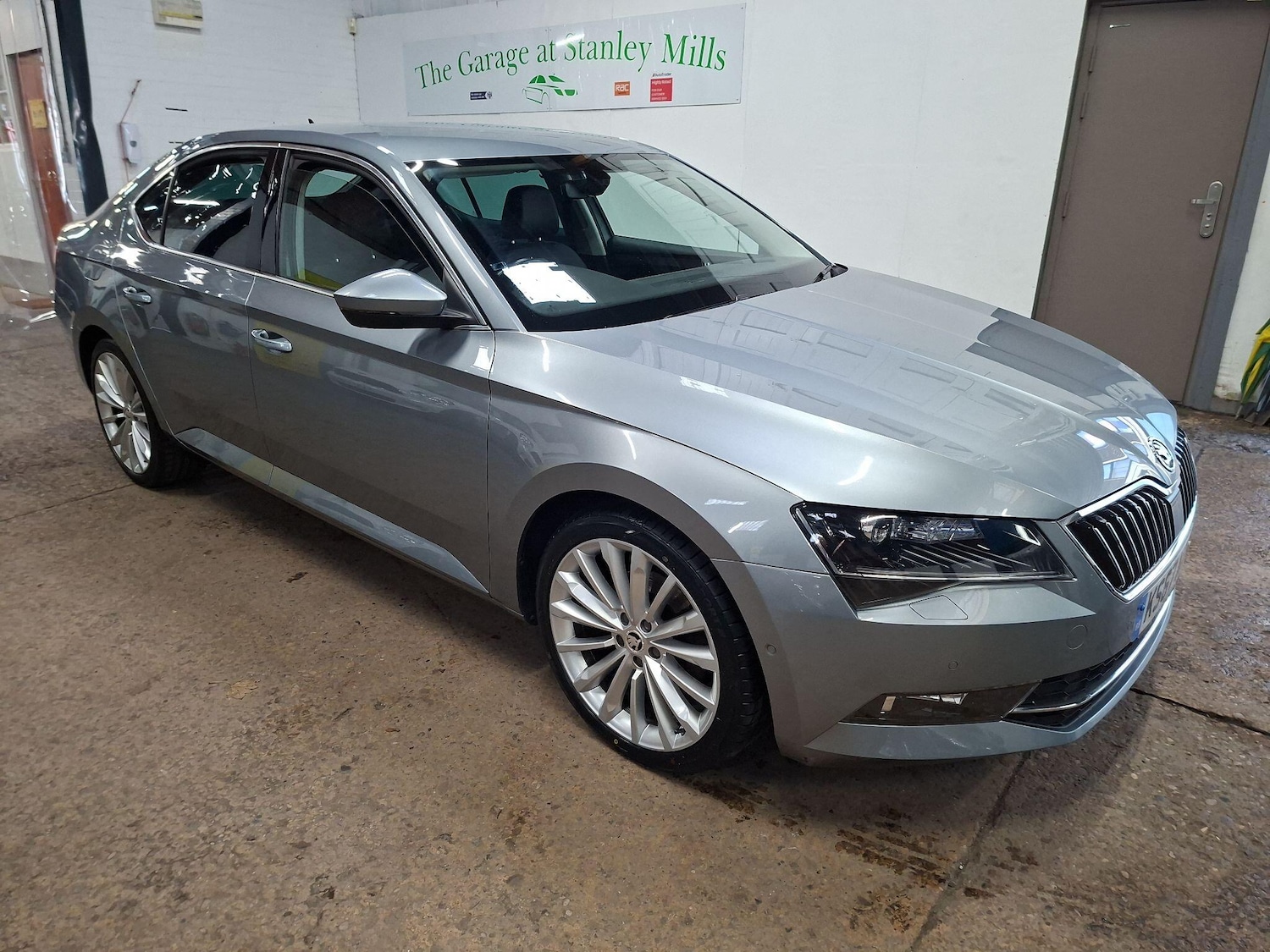Used Skoda Superb 2017 for sale - 76795026: Photo 3