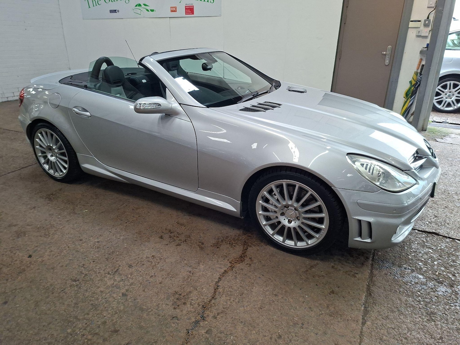Used Mercedes-Benz SLK 2005 for sale - 76563600: Photo 1