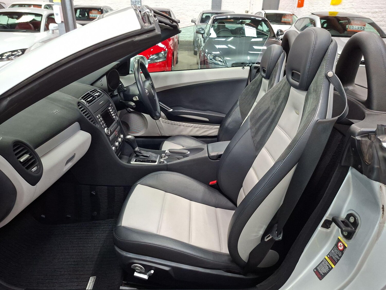 Used Mercedes-Benz SLK 2005 for sale - 76563600: Photo 11