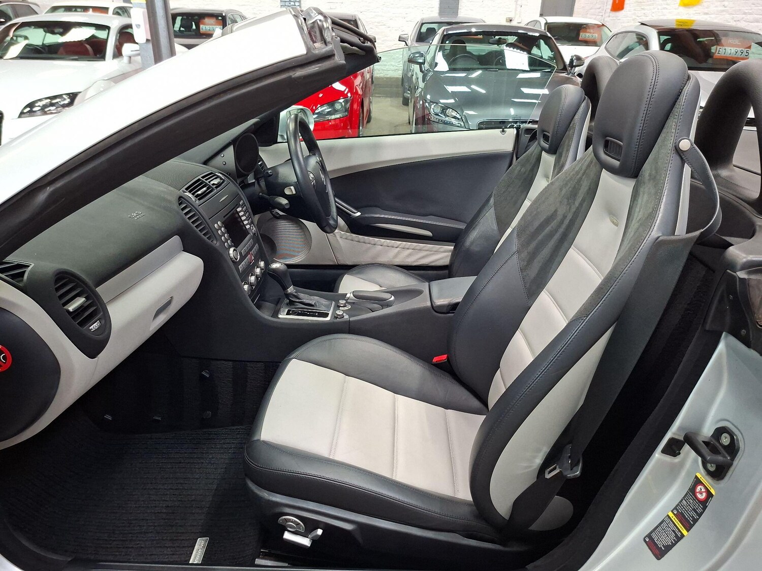 Used Mercedes-Benz SLK 2005 for sale - 76563600: Photo 12