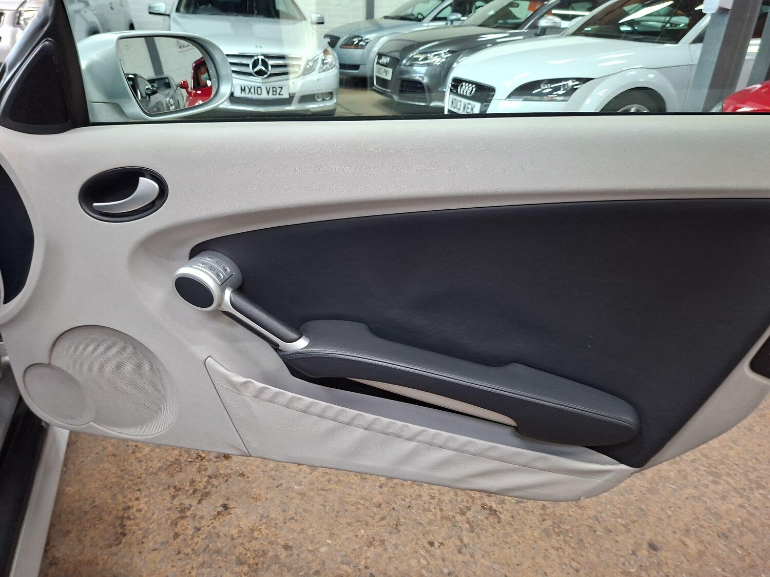 Used Mercedes-Benz SLK 2005 for sale - 76563600: Photo 19