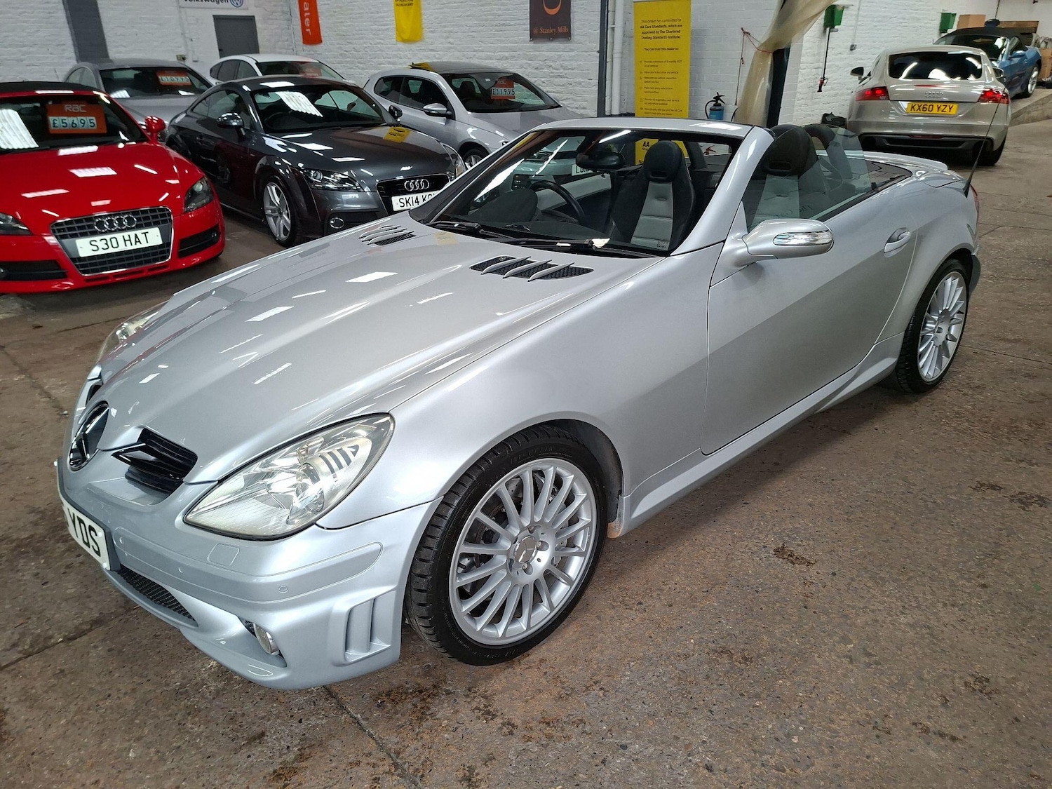 Used Mercedes-Benz SLK 2005 for sale - 76563600: Photo 2