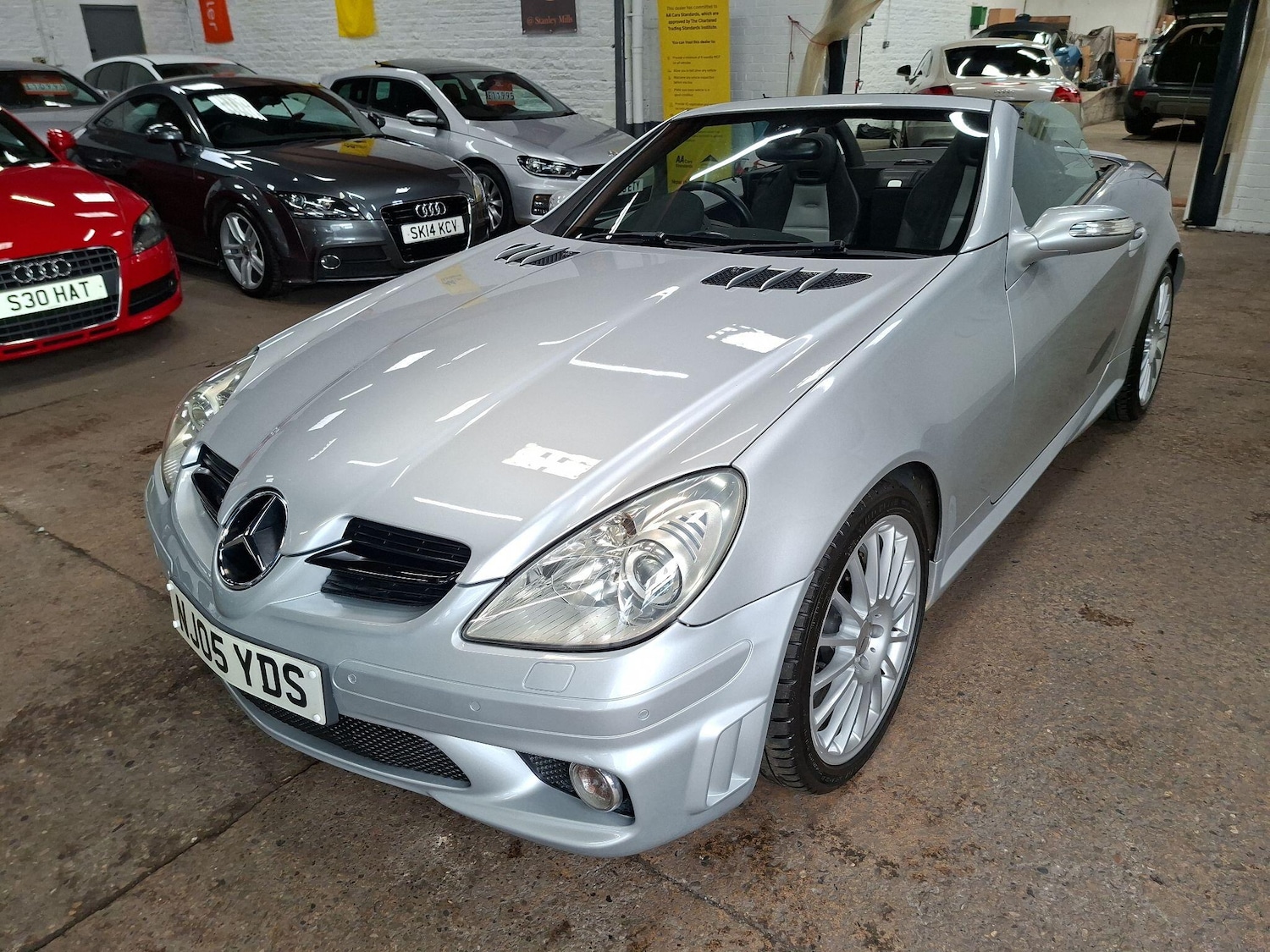 Used Mercedes-Benz SLK 2005 for sale - 76563600: Photo 3