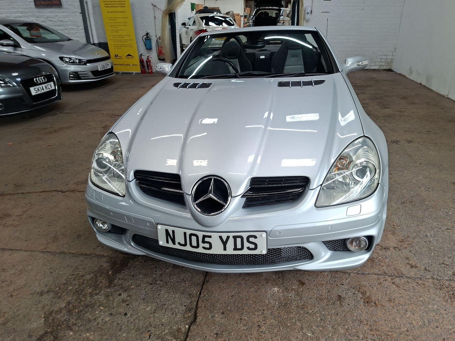 Used Mercedes-Benz SLK 2005 for sale - 76563600: Photo 4