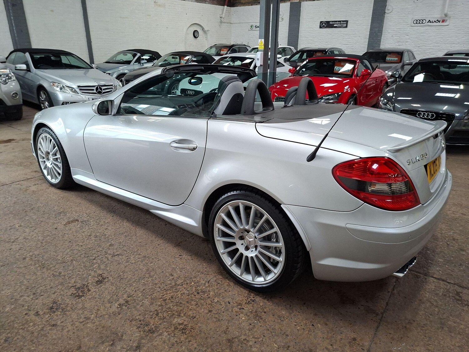 Used Mercedes-Benz SLK 2005 for sale - 76563600: Photo 8