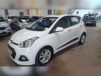 Used Hyundai i10 2015 for sale - 78880400: Photo