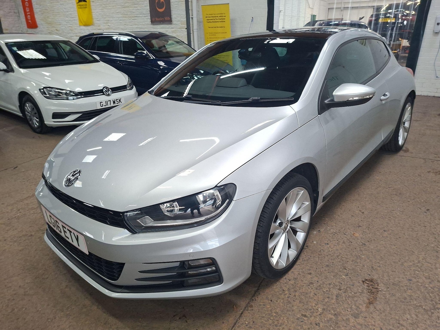 Used Volkswagen Scirocco 2016 for sale - 78187126: Photo 2