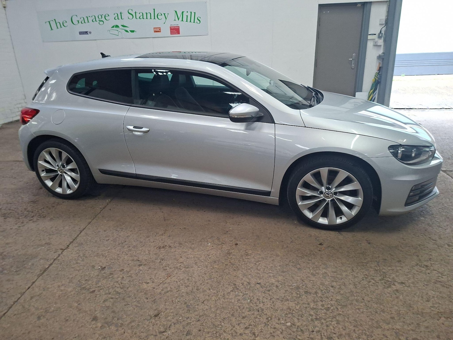 Used Volkswagen Scirocco 2016 for sale - 78187126: Photo 4