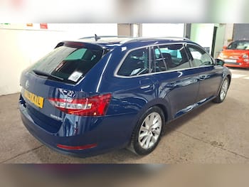 Used Skoda Superb 2017 for sale - 79868622: Photo