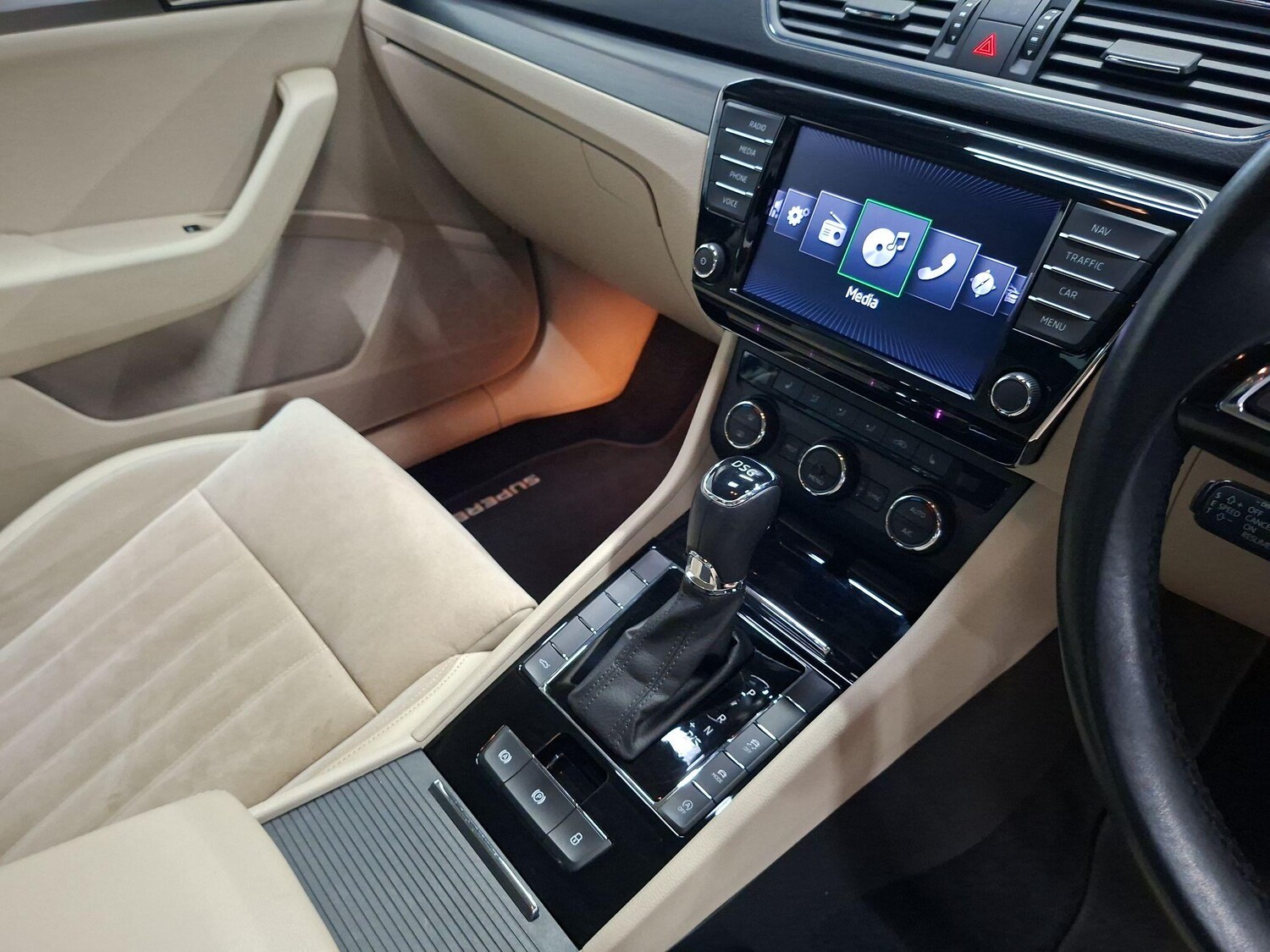 Used Skoda Superb 2016 for sale - 76563593: Photo 13