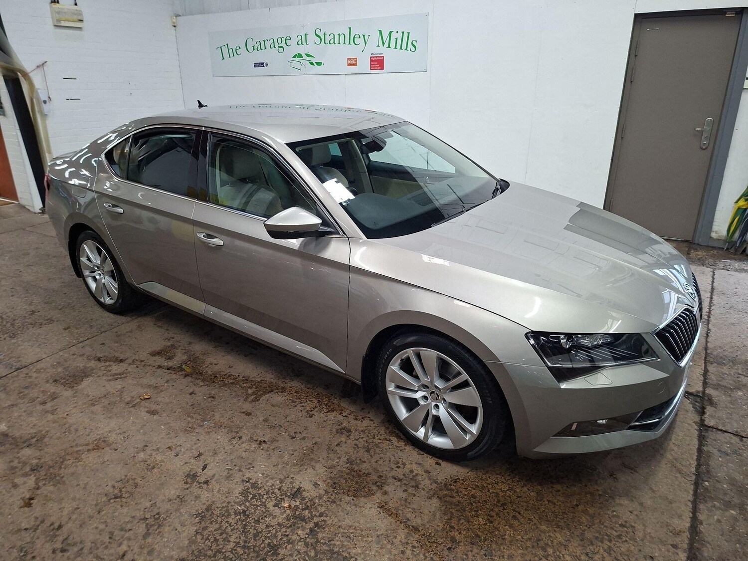 Used Skoda Superb 2016 for sale - 76563593: Photo 9