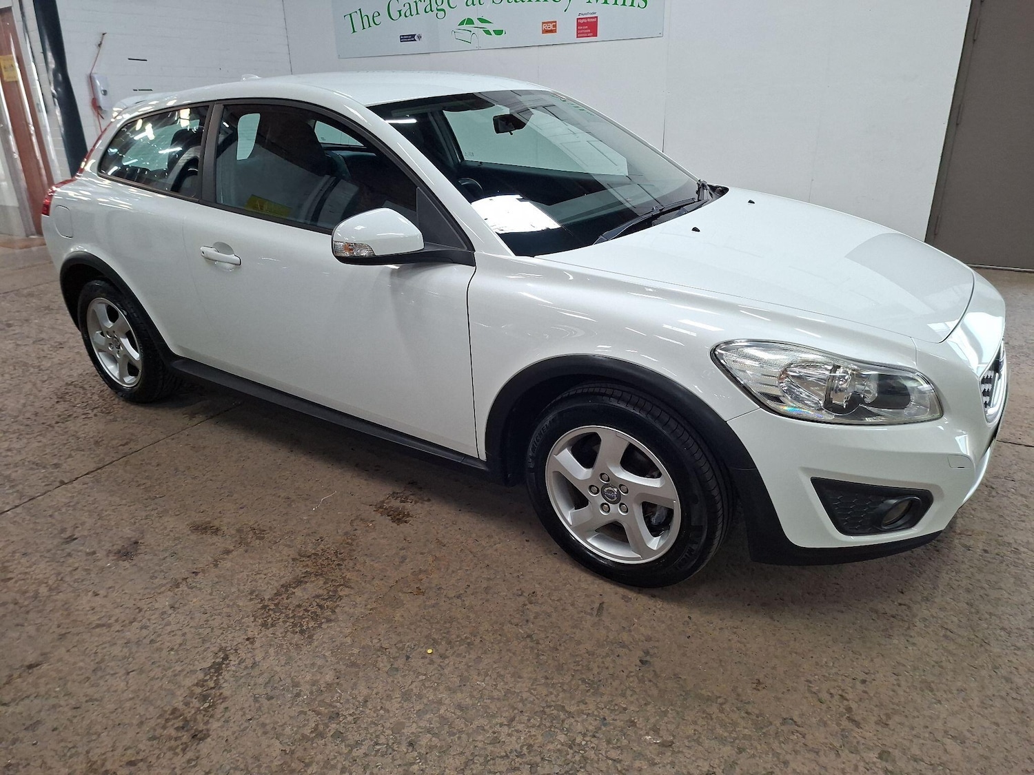 Used Volvo C30 2011 for sale - 77771416: Photo 3