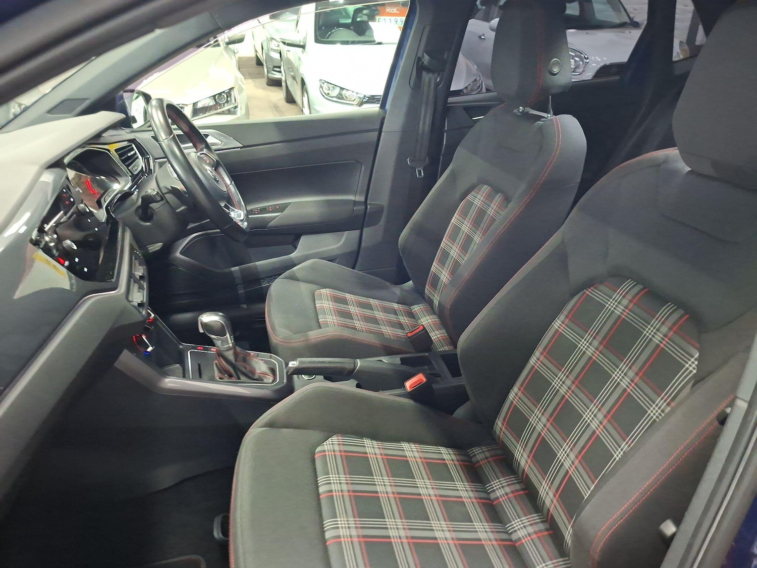 Used Volkswagen Polo 2018 for sale - 76635905: Photo 11