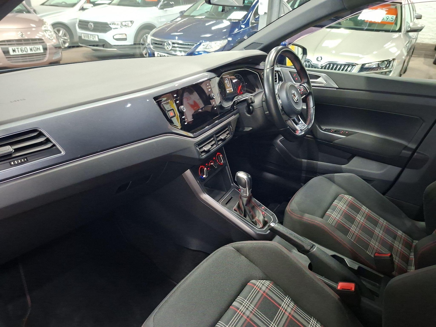 Used Volkswagen Polo 2018 for sale - 76635905: Photo 12