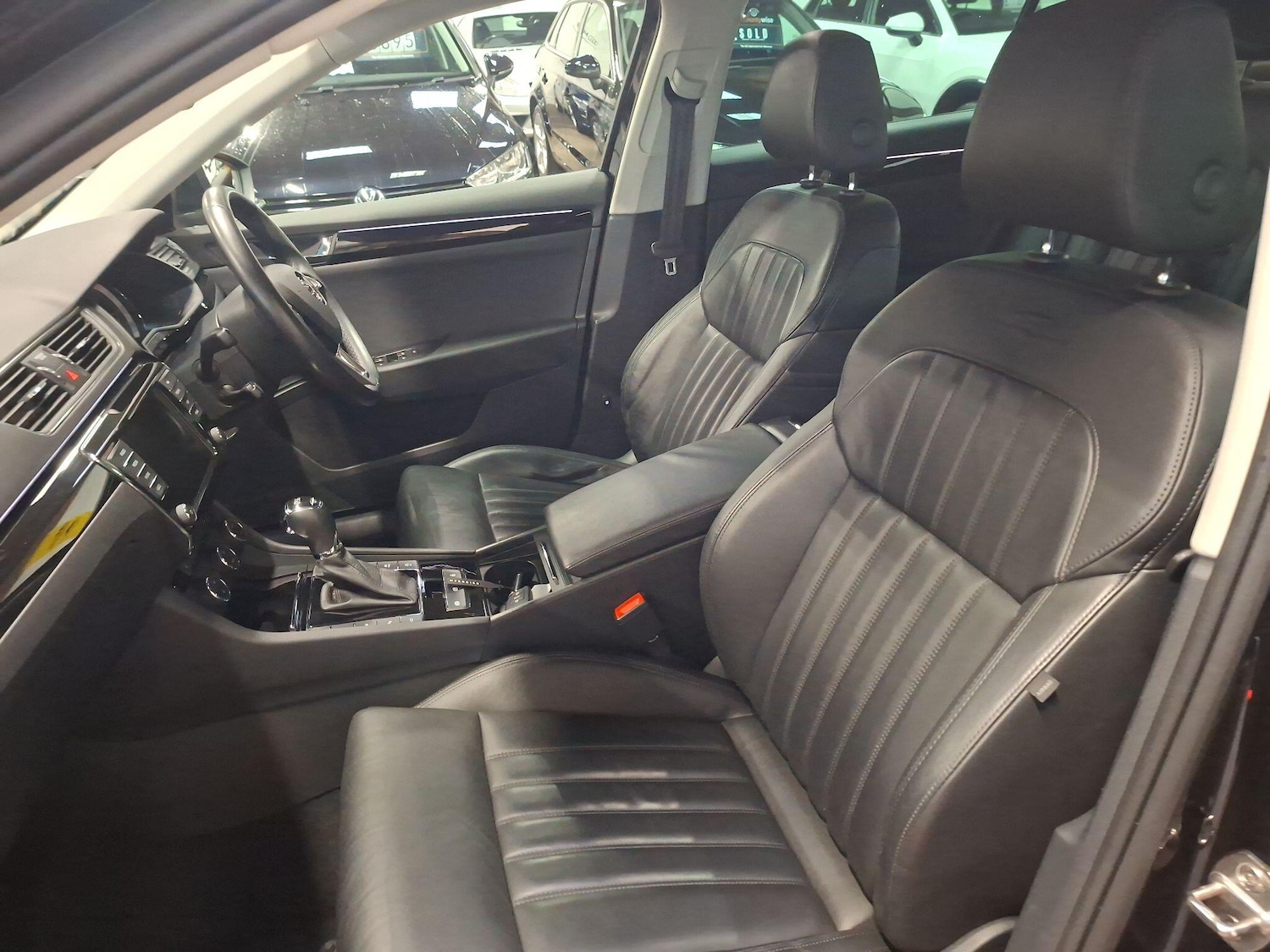 Used Skoda Superb 2016 for sale - 77526254: Photo 11