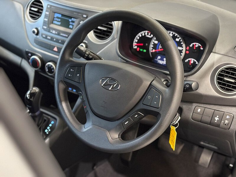 Used Hyundai i10 2017 for sale - 76018826: Photo 3