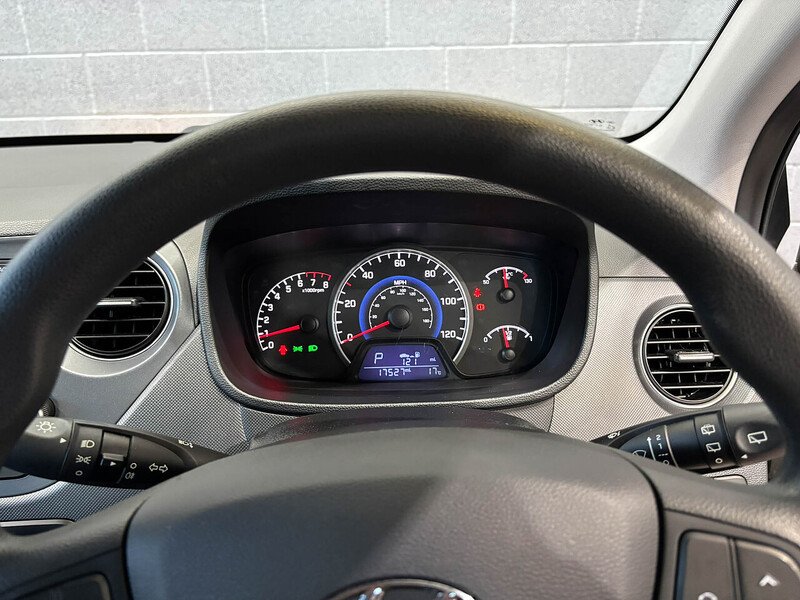 Used Hyundai i10 2017 for sale - 76018826: Photo 34