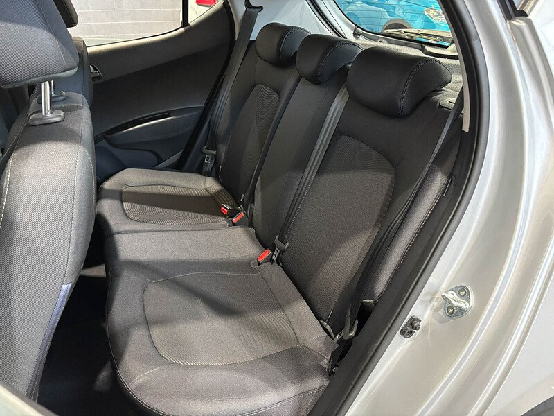 Used Hyundai i10 2017 for sale - 76018826: Photo 41