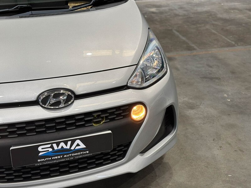 Used Hyundai i10 2017 for sale - 76018826: Photo 9