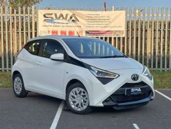 2018 (68) - 1.0 VVT-i x-play Hatchback 5dr Petrol Manual Euro 6 (71 ps)