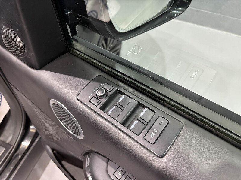 Used Land Rover Discovery 2018 for sale - 76919779: Photo 35