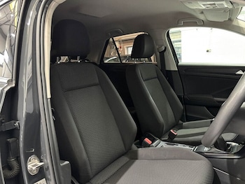 Used Volkswagen T-Roc 2018 for sale - 77236852: Photo