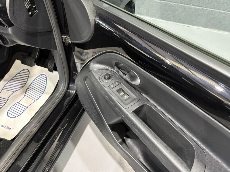 Used Volkswagen up! 2025 for sale - 77744295: Photo 23