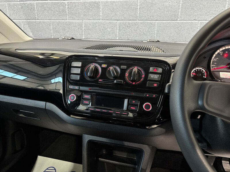 Used Volkswagen up! 2025 for sale - 76831591: Photo 32