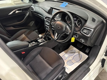 Used Infiniti Q30 2017 for sale - 76230484: Photo