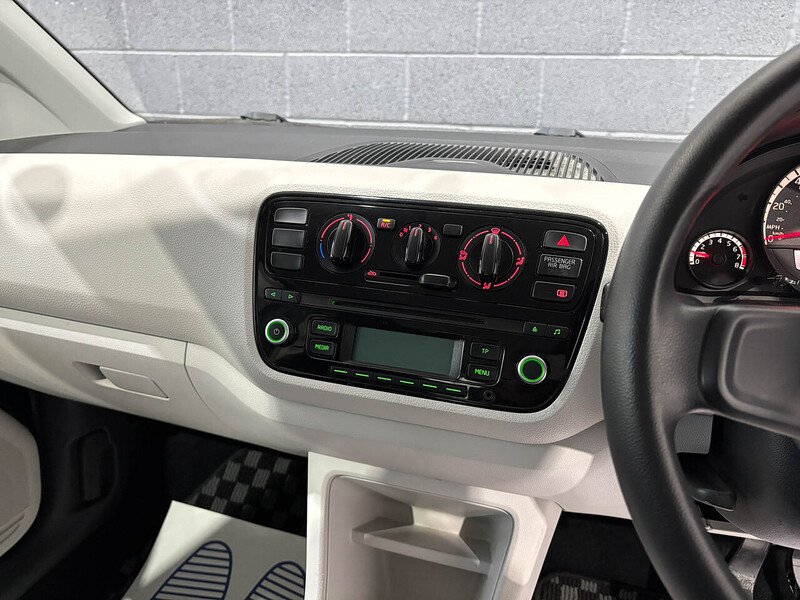 Used Volkswagen up! 2025 for sale - 76831621: Photo 17