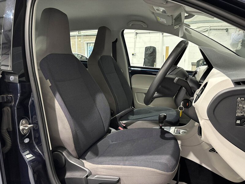 Used Volkswagen up! 2025 for sale - 76831621: Photo 3