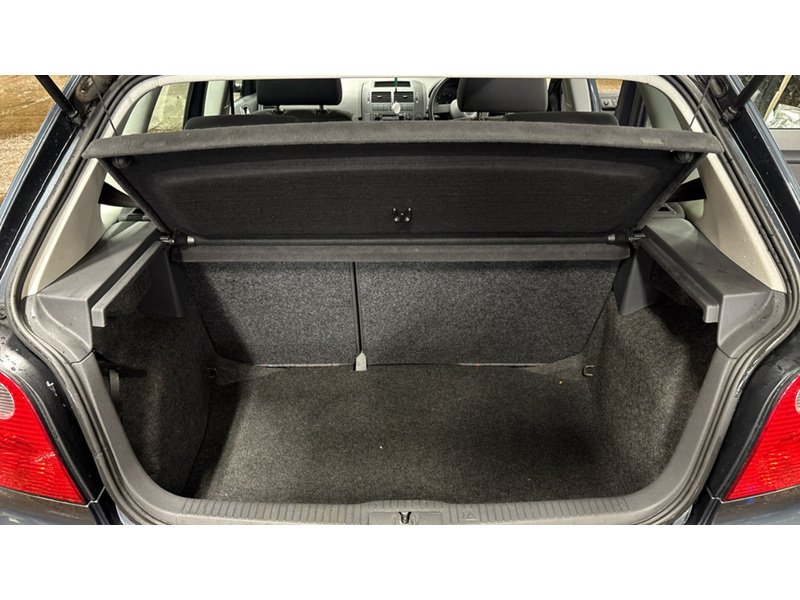 Used Volkswagen Polo 2003 for sale - 76381821: Photo 10