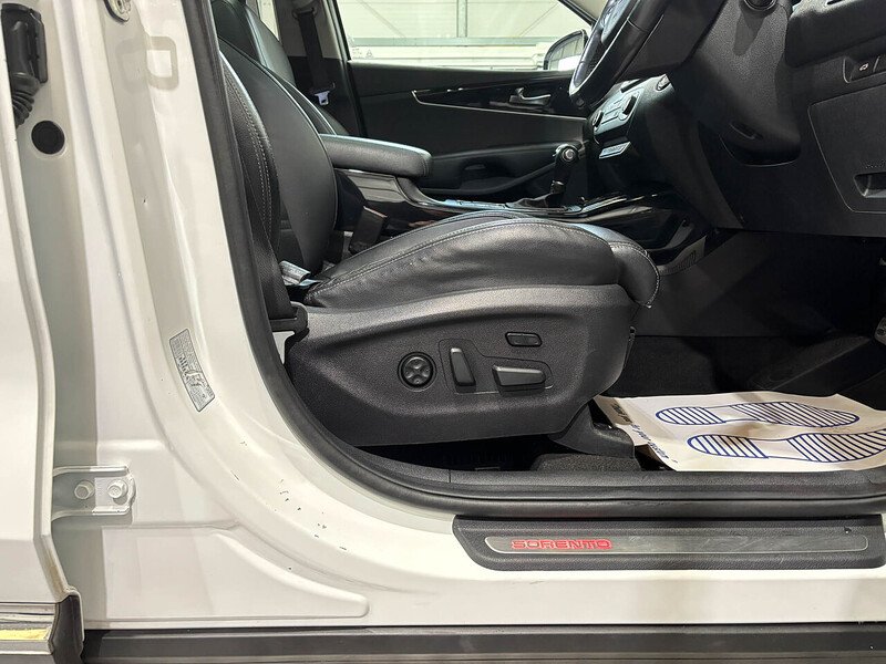 Used Kia Sorento 2017 for sale - 77744297: Photo 44