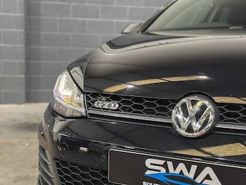Used Volkswagen Golf 2017 for sale - 76004532: Photo