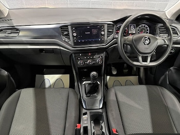 Used Volkswagen T-Roc 2018 for sale - 77744288: Photo