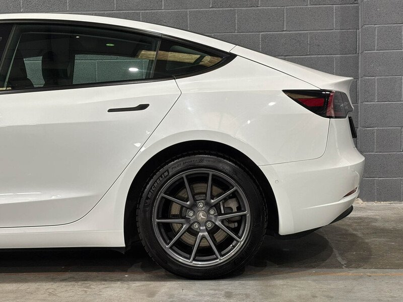 Used Tesla Model 3 2021 for sale - 76088143: Photo 15