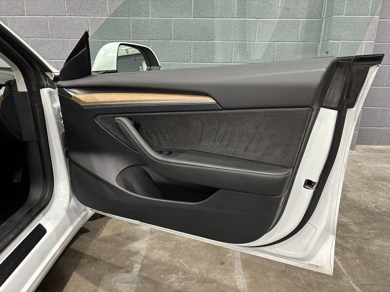 Used Tesla Model 3 2021 for sale - 76088143: Photo 54